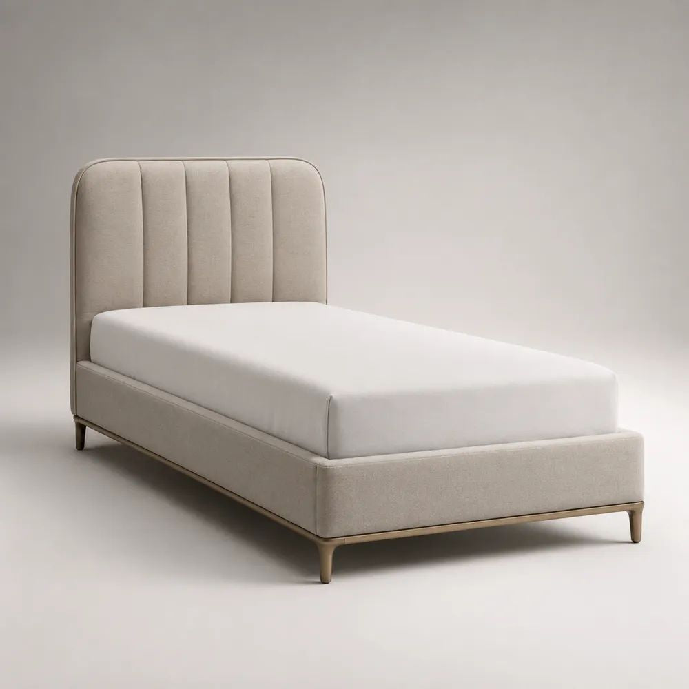 Letto una piazza e mezza imbottito beige con testiera scanalata, rete a doghe e gambe in metallo, 130 x 215 x 120 cm, per materasso 120 x 200 cm