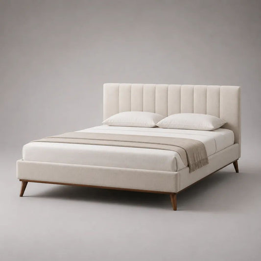 Letto matrimoniale imbottito in tessuto crema 175 x 215 x 110 cm, rete 160 x 200 cm, testiera a pannelli e gambe in legno